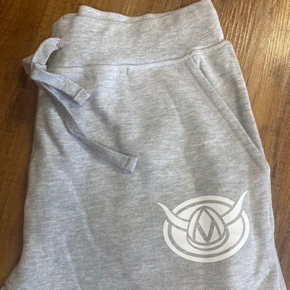 light gray sweatpants size XL - Picture 5 of 7